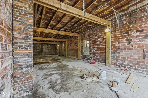 13 1/2 N Main ST, Cloverdale, IN 46120