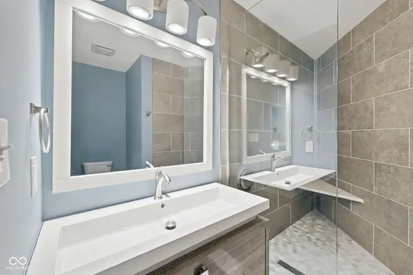 333 Massachusetts AVE #405, Indianapolis, IN 46204