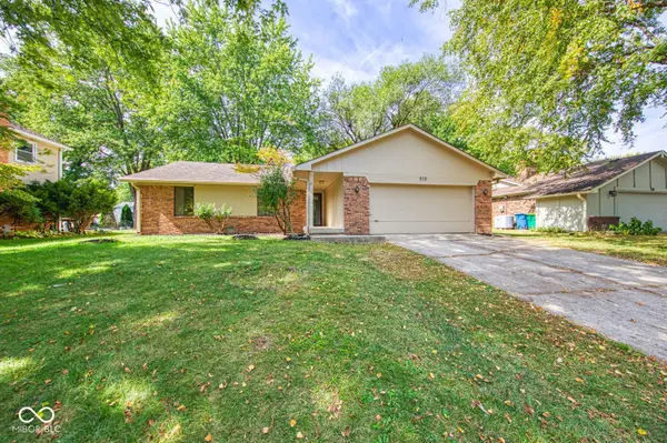910 Summitcrest DR, Indianapolis, IN 46241
