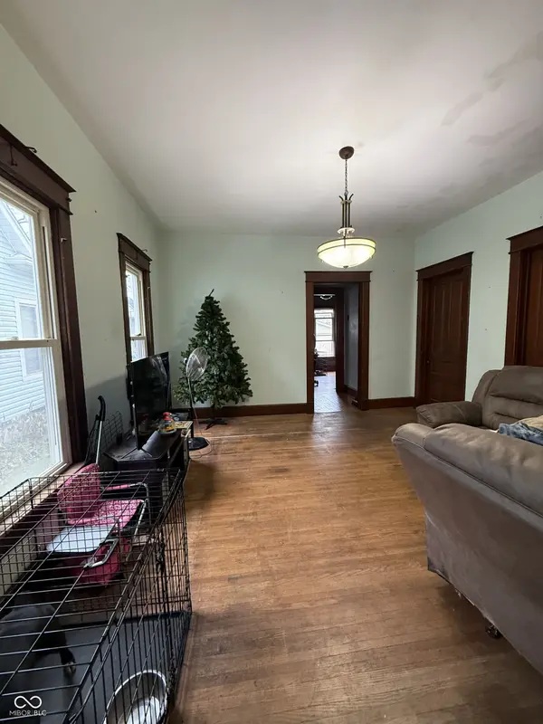 1205 S 8th ST, Terre Haute, IN 47802
