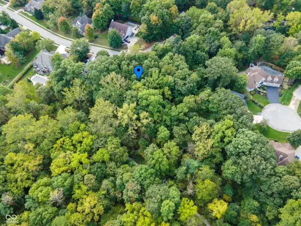 13562 Creekridge LN, Fishers, IN 46055
