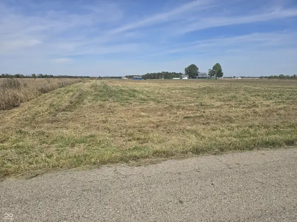 near 7160 E 200 North RD, Shelbyville, IN 46176