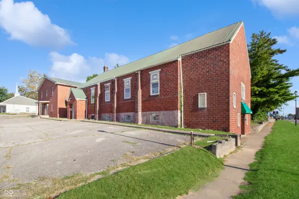 220 S Main ST, Brownstown, IN 47220