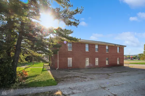 220 S Main ST, Brownstown, IN 47220