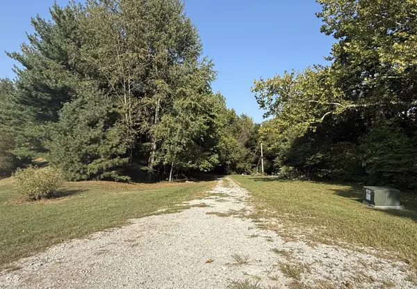 517 N Pioneer RD, Center Point, IN 47840