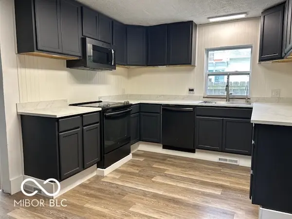 83 E Walnut ST, Fountaintown, IN 46130