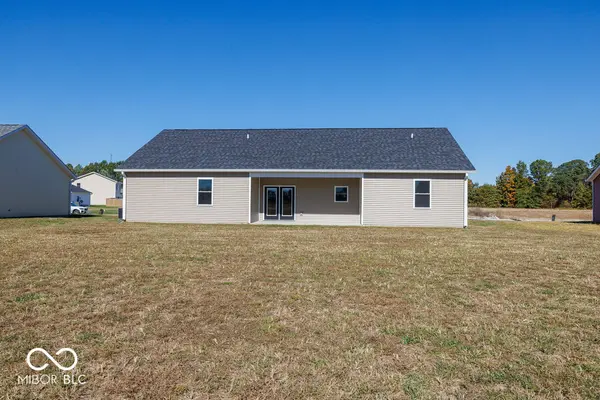 106 Pin Oak RD, Spencer, IN 47460