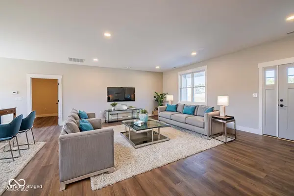 106 Pin Oak RD, Spencer, IN 47460