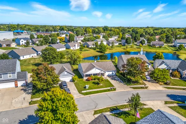 5759 Twin River LN, Indianapolis, IN 46239