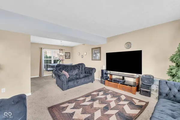 8626 Golden Falls CIR, Avon, IN 46123