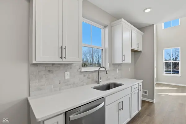18485 Depoe LN, Westfield, IN 46074
