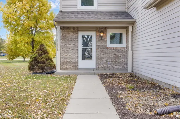 6766 Wimbledon DR, Zionsville, IN 46077