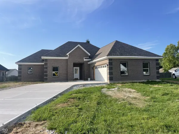 2534 Chrystal Woods DR, Kokomo, IN 46901