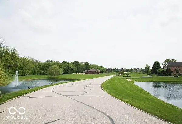 4199 Whitetail Woods DR, Bargersville, IN 46106