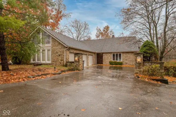 8649 Bay Colony DR, Indianapolis, IN 46234