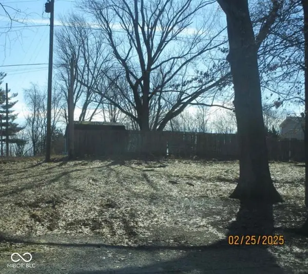 2438 Shakertown WAY, North Vernon, IN 47265