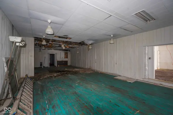 114 S Anderson ST, Elwood, IN 46036