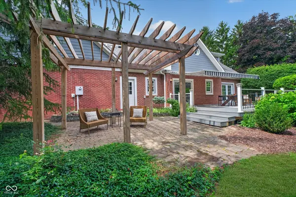 2119 Scarlet Oak DR, Avon, IN 46123