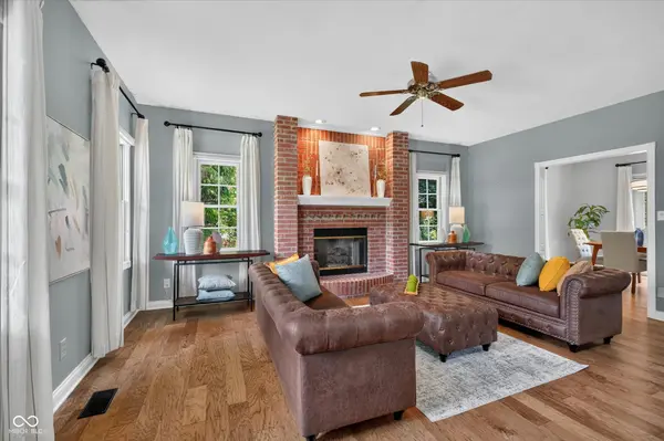 2119 Scarlet Oak DR, Avon, IN 46123