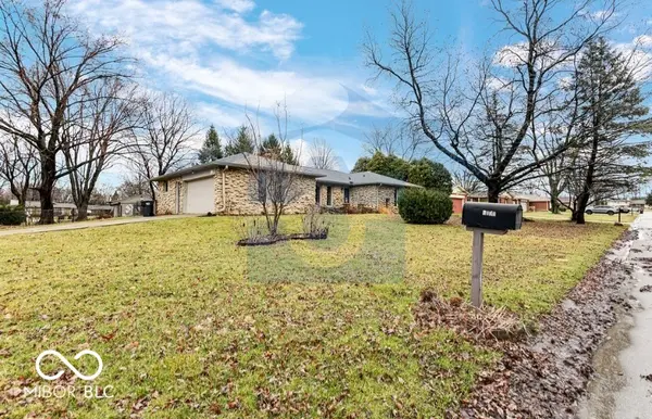 4066 Roamin DR, Greenwood, IN 46142