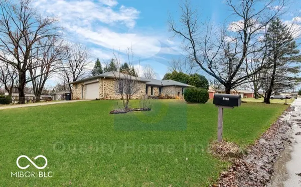 4066 Roamin DR, Greenwood, IN 46142