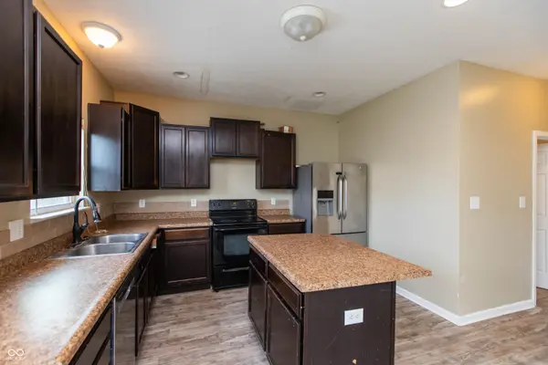 2471 Cabin Hill RD, Indianapolis, IN 46229