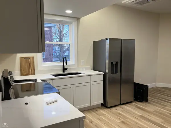 1702 S E ST, Elwood, IN 46036