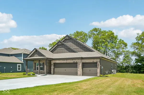 5734 Bancroft DR, Pendleton, IN 46064