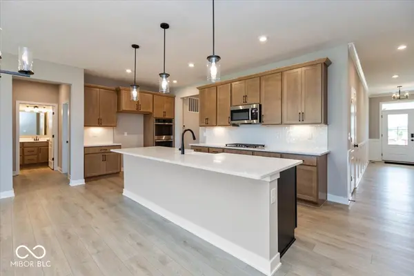 572 Firefly CT, Greenfield, IN 46140