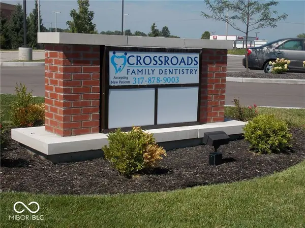 702 W Trafalgar Pointe WAY, Trafalgar, IN 46181