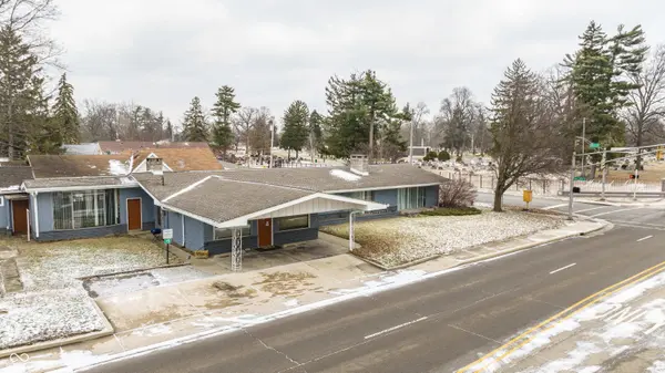 225 College DR, Anderson, IN 46012