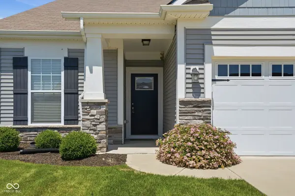 4298 Red Barn DR, Whitestown, IN 46075