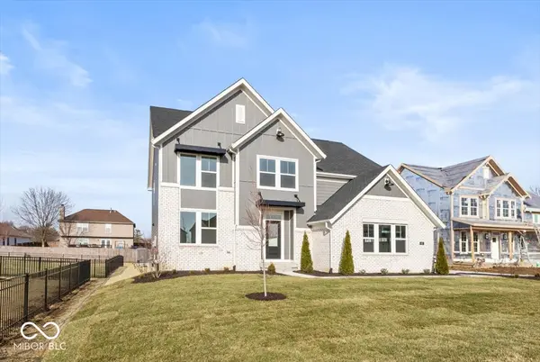 952 Apryl DR, Greenwood, IN 46143