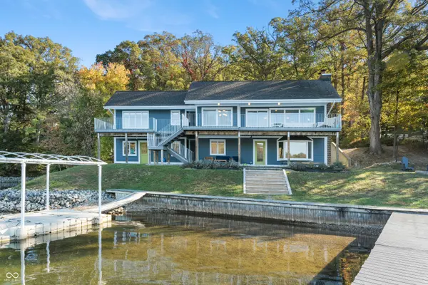 10701 W Grandview DR, Columbus, IN 47201