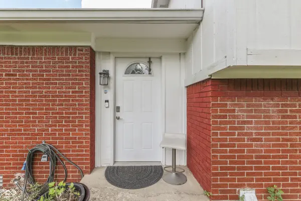 1924 W 65th PL, Indianapolis, IN 46260