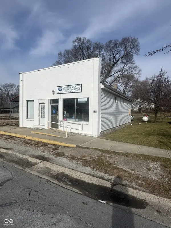 10372 E Us Highway 40, Charlottesville, IN 46117