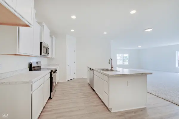 1266 Hanging Rock DR, Mooresville, IN 46158
