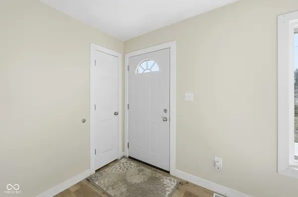 1880 E Deb DR, North Vernon, IN 47265