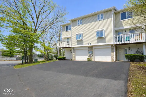 6873 Shore Island DR, Indianapolis, IN 46220