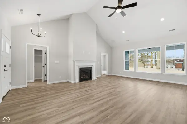 902 S Hoke AVE, Frankfort, IN 46041
