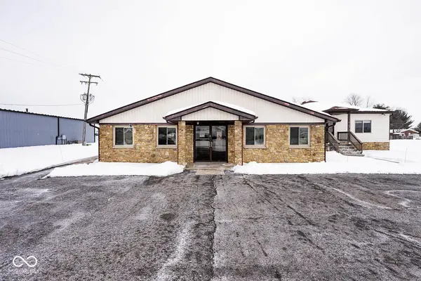 180 Robert Curry DR, Martinsville, IN 46151