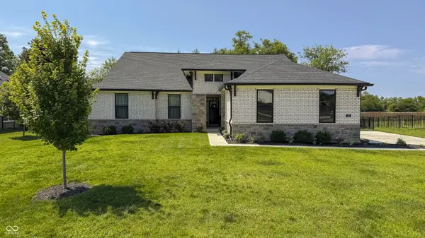 110 Saundra DR, Fortville, IN 46040