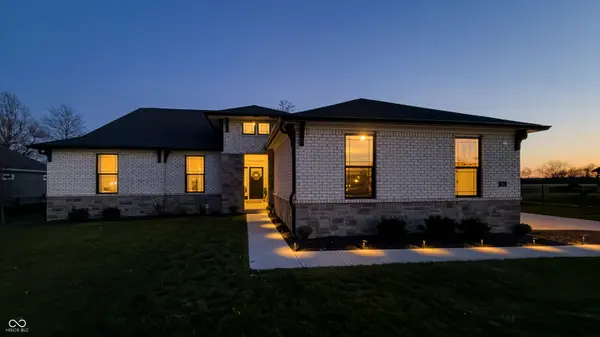110 Saundra DR, Fortville, IN 46040
