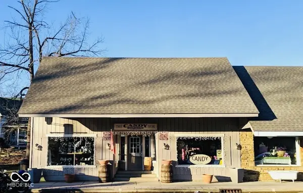 58 W Main ST, Nashville, IN 47448