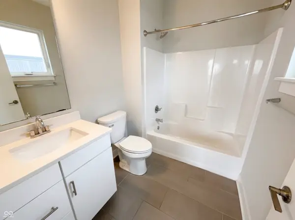 727 N Illinois ST #UNIT 208, Indianapolis, IN 46204