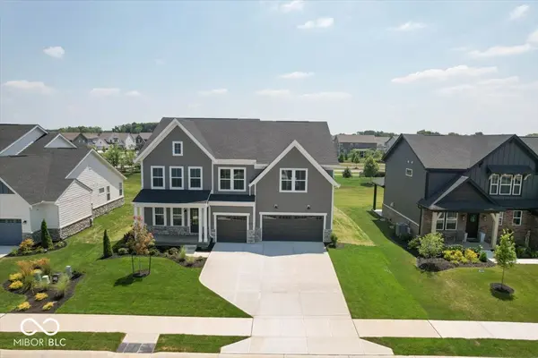 15387 Clearstream DR, Fishers, IN 46037