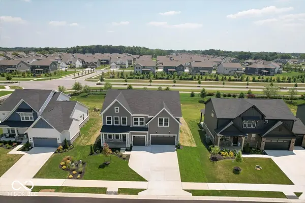 15387 Clearstream DR, Fishers, IN 46037