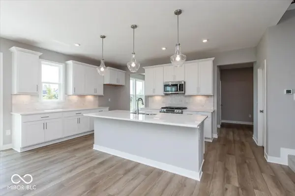 15387 Clearstream DR, Fishers, IN 46037