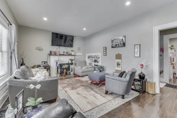 20 Colescott ST, Shelbyville, IN 46176