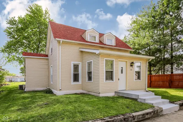 104 S Broad ST, Mooreland, IN 47360